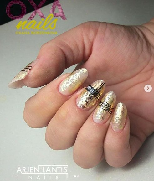 золотые ногти