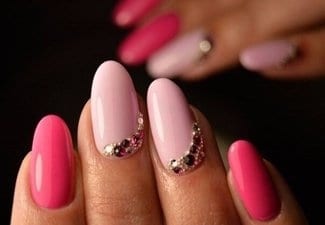 Розовый маникюр на длинных ногтях - фото 12