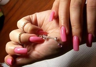 Розовый маникюр на длинных ногтях - фото 19