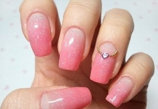 Розовый маникюр на длинных ногтях - фото 25