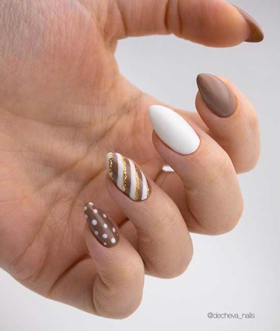 Белый коричневый и золотой дизайн ногтей