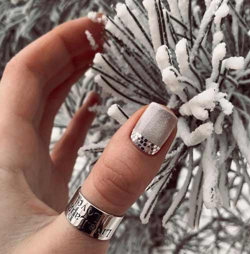 Кошка серебро на ногтях