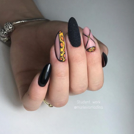 Красивый дизайн ногтей геометрия
